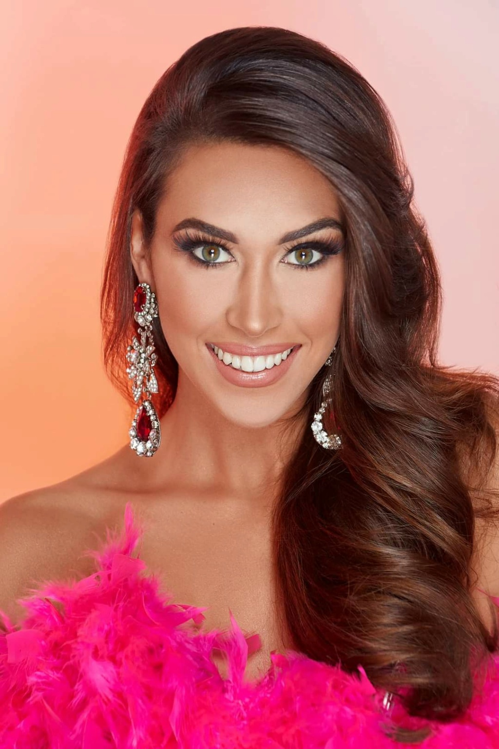 Miss spain. Андреа Мартинес. Андреа Хейсген Мисс Испания. Мисс Вселенная 2020 Испания. Luna Andrea Martinez.